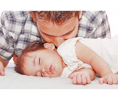 ¿Cómo influye el sueño del bebé en sus padres?